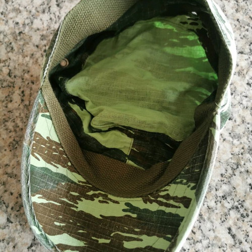 Military jokey used with national emblem, size 56