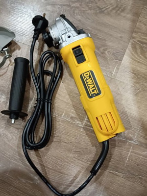 Γωνιακός Τροχός DeWalt 125mm νέος με πλευρική λαβή και προστατευτικό