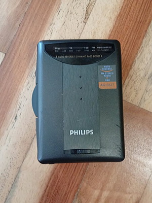 Philips AQ6527/00 portable auto reverse cassette player used