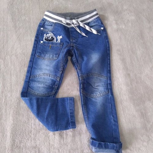 Winter jeans for 4 years with elastic waist, like new