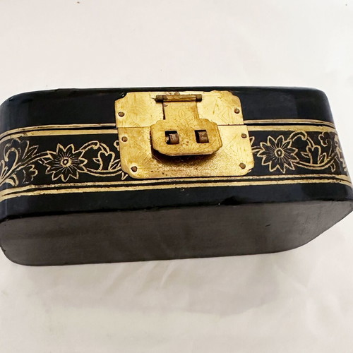 Vintage Chinese jewelry box used with mother of pearl and hand-painted details