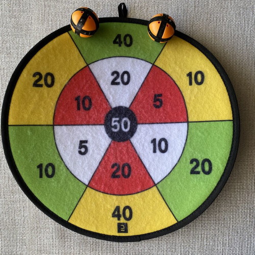 Felt Target Game with 2 Balls by Decathlon like new