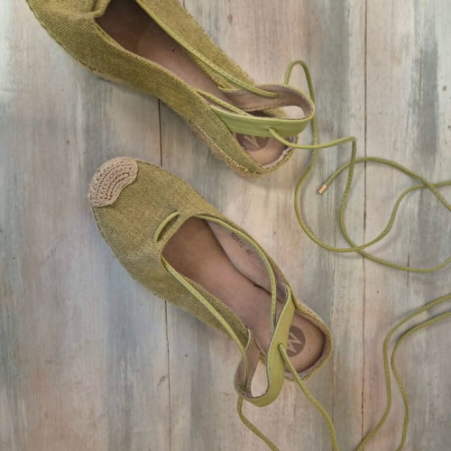 Espadrilles green size 40 like new with ankle ties