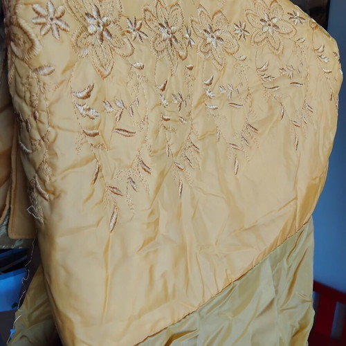 Throw blanket like new, 205x190 cm for sofa or bed