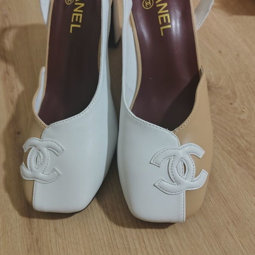 Chanel vintage leather pumps new, white and beige