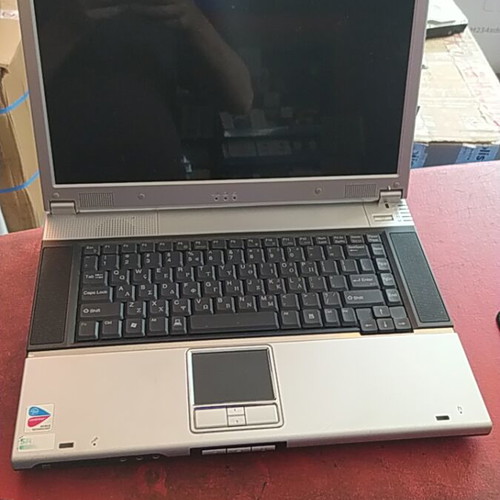 Multirama Clevo M38AW laptop used for spare parts with working LCD