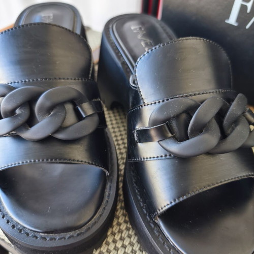 Favela women's platform sandals like new, black, size 38