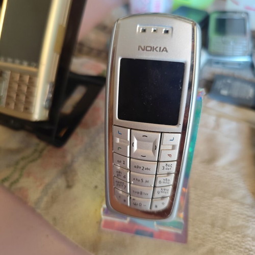 Nokia 3120 phone like new with charger and new battery
