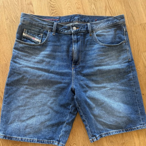 Diesel denim shorts like new, size 36, blue