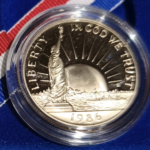 Half Dollar collectible coins like new, set of two