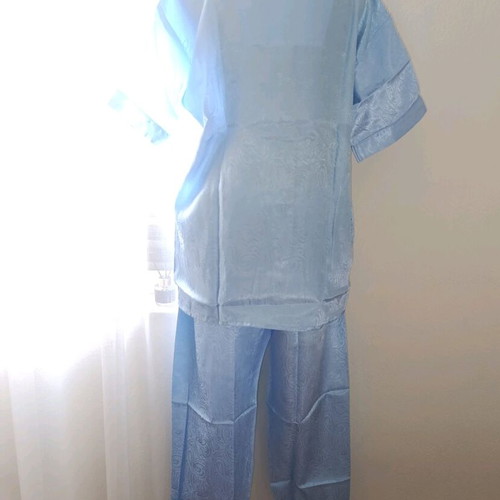 Satin short-sleeve pajamas XL turquoise with patterns, new