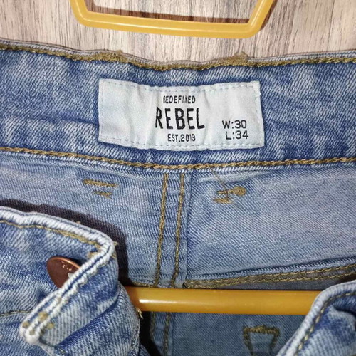 Men's Slim Fit Jeans like new, distressed blue