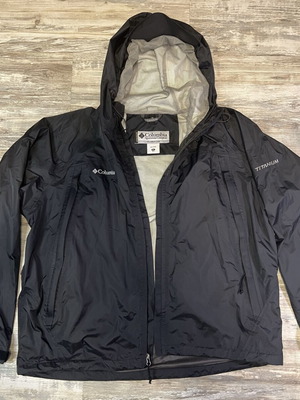 Columbia Titanium Hooded Windbreaker Jacket men's XL used, black