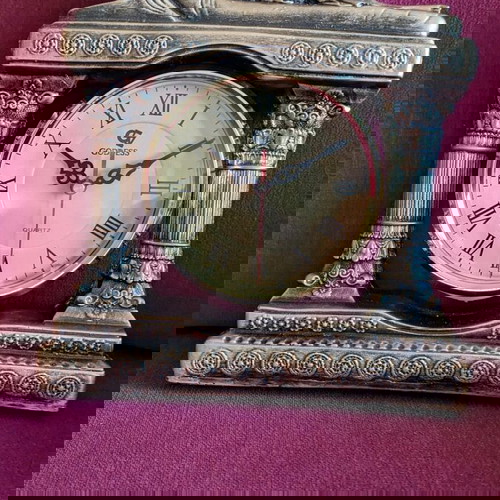 Διακοσμητικό ρολόι