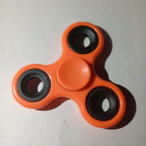 Hand spinner pack of 4 like new for stress relief