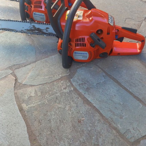 Hosbarna chainsaws like new, set of two
