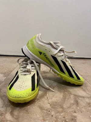 Adidas football shoes used, size 34, white with studs