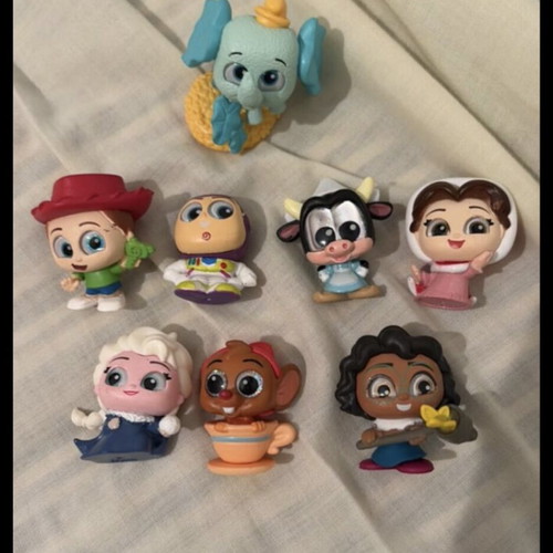 Disney Doorables 8 figures