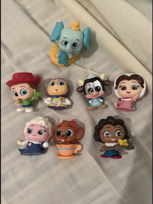 Disney Doorables 8 figures