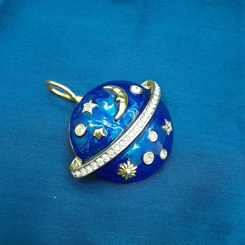 Enamel and zirconia pin like new, 90s pendant style