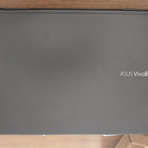 Asus VivoBook 15 M513UA Ryzen 5 5500u 16GB 1TB SSD Windows 11 Pro like new