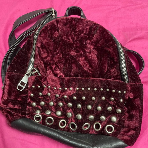 Small sack backpack used, worn slightly