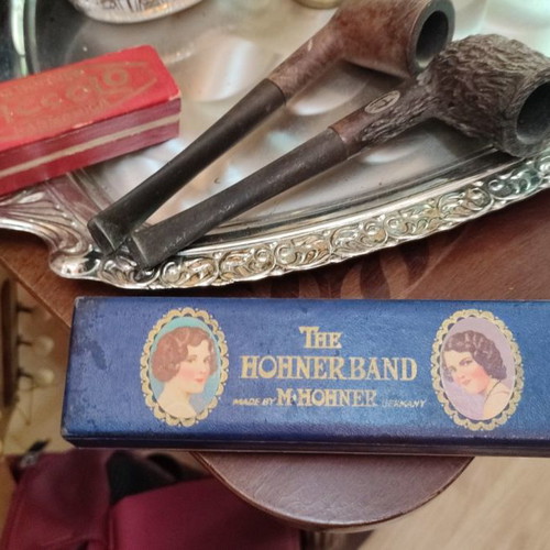 Mandolin used, Italian and German harmonicas
