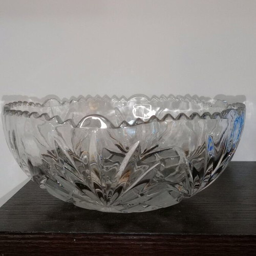 Large crystal fondue bowl like new with embossed designs and ice effect