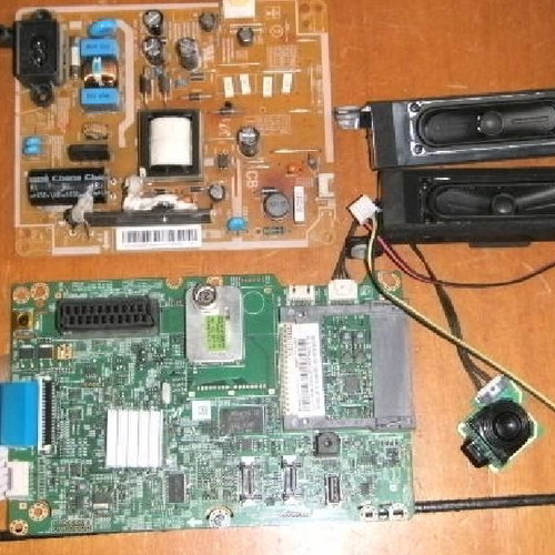 Πλακέτες Samsung UE32EH4003W μεταχειρισμένες λόγω σπασμένης οθόνης