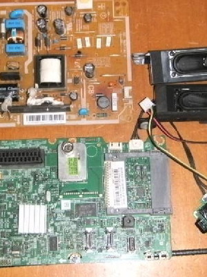 Πλακέτες Samsung UE32EH4003W μεταχειρισμένες λόγω σπασμένης οθόνης