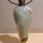 Decorative onyx with bronze used
