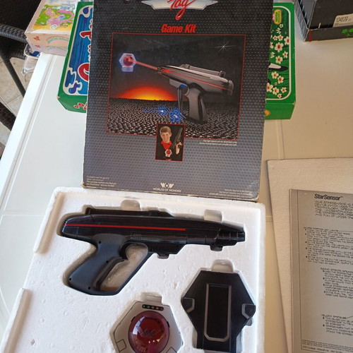 Vintage Lazer Tag Game Kit Worlds of Wonder like new, complete with box