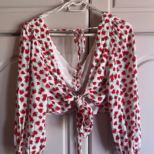 Floral blouse new with ruching, balloon sleeves and open back