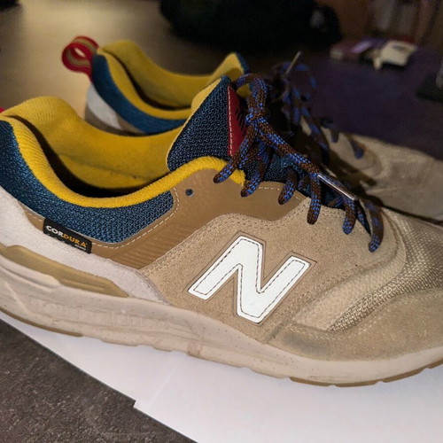 New Balance sneakers used, size 44.5, beige and blue shoes