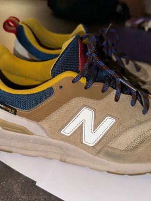 Παπούτσια New Balance sneakers μεταχειρισμένα, μέγεθος 44.5, μπεζ και μπλε