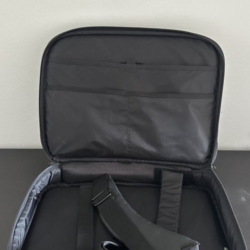 Laptop bag with shoulder strap like new, black