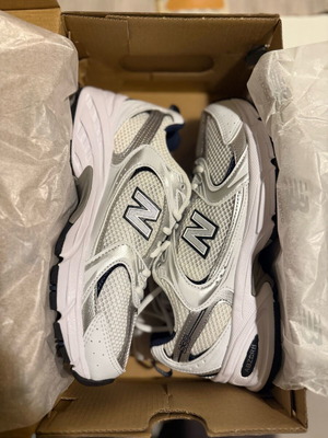 New Balance 530 athletic shoes new, size 37.5, white-blue
