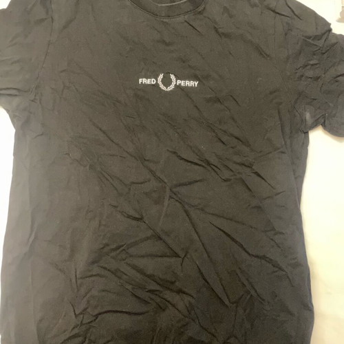 Fred Perry t shirt size M like new, black