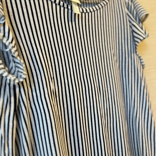 Striped H&M blouse like new, size S, black and white