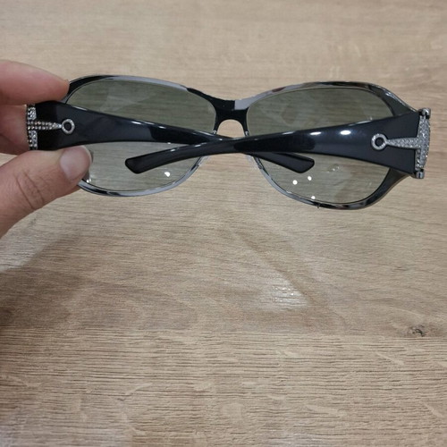 Gucci sunglasses like new, gray
