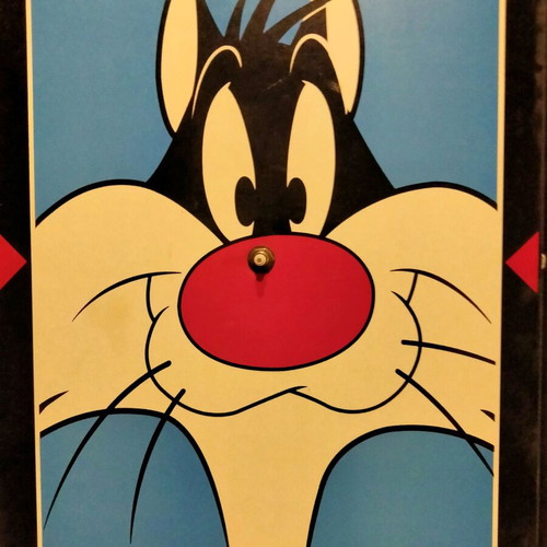 Vintage Sylvester Looney Tunes wall clock used, 1994 Warner Bros.