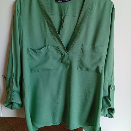Zara Woman Mint Green Shirt like new, V-neck, pockets