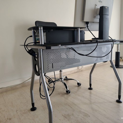 Glass desk used 1.20x0.80 m