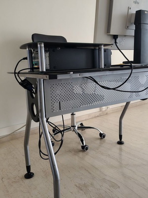 Glass desk used 1.20x0.80 m