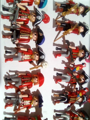 Playmobil пирати употребявани, различни герои