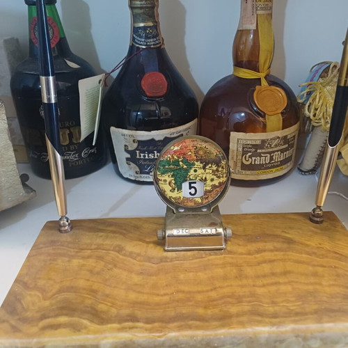 Vintage desk calendar with flip mechanism, like new, 1950s