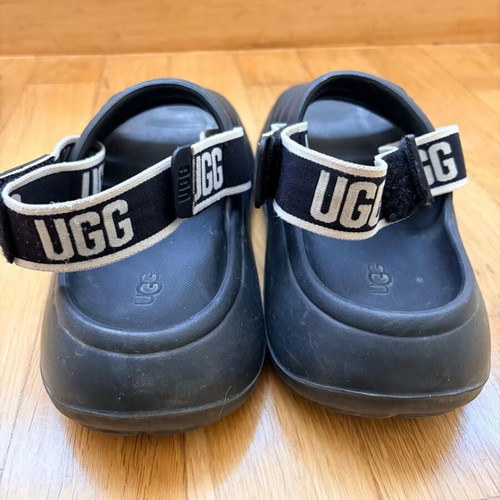 Ugg slippers like new with removable elastic strap, size 38, black