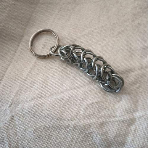 Steel keychain like new, box knot