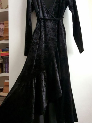 Βελούδινο φόρεμα καινούργιο, μαύρο, μέγεθος S-M