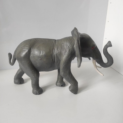 Elephant like new, solid weight 638g